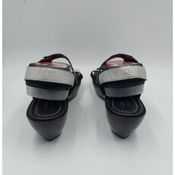 DONALD J Pliner Cyra womens Silver Leather casual summer sandals Size 9.5M
