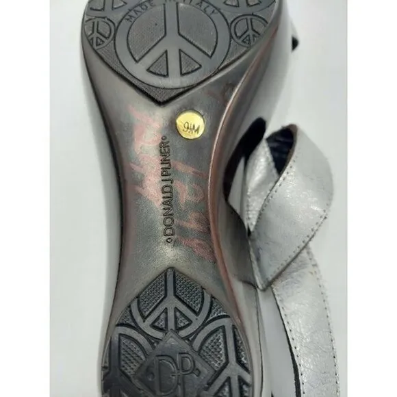 DONALD J Pliner Cyra womens Silver Leather casual summer sandals Size 9.5M