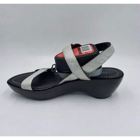 DONALD J Pliner Cyra womens Silver Leather casual summer sandals Size 9.5M