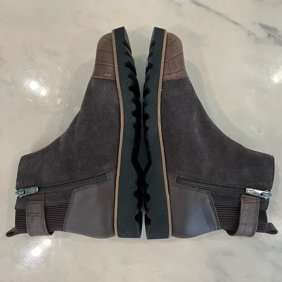 Donald Pliner Cally Calf Suede Ankle Boots.