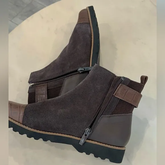 Donald Pliner Cally Calf Suede Ankle Boots.