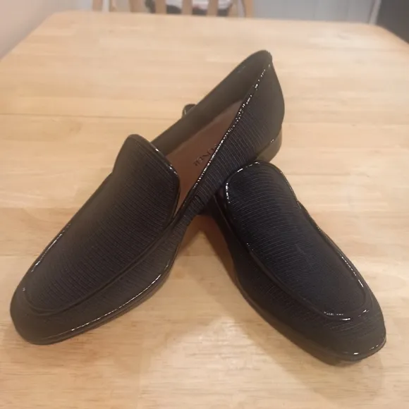DONALD PLINER Womens black Padded Tamryn Almond Toe Slip On Loafers Shoes 9.5.