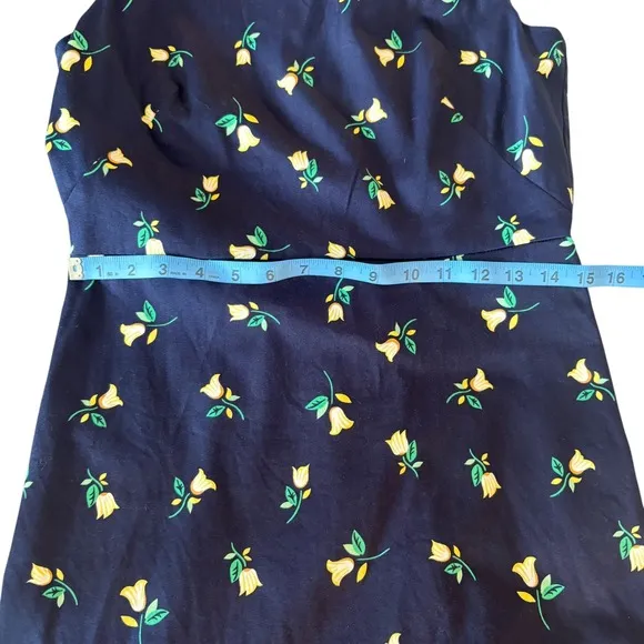 Draper James Roslyn Sheath navy floral Ruffle sleeveless dress Size 8. EUC.