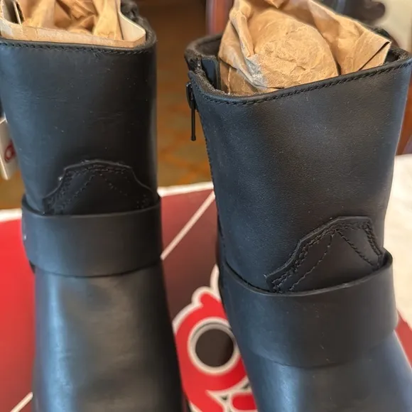 Drastically Reduced - NIB - Dingo Harness Boots