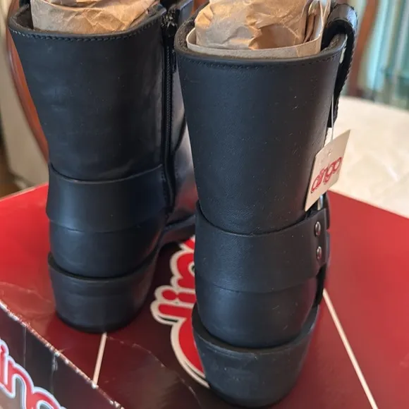 Drastically Reduced - NIB - Dingo Harness Boots