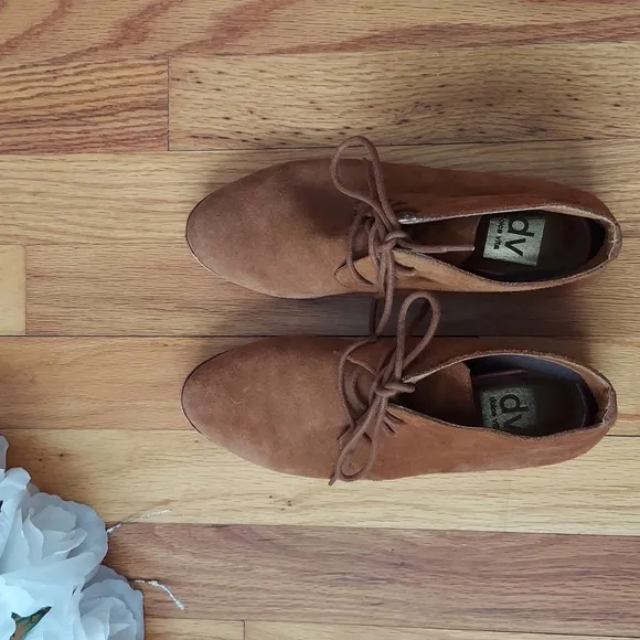 DV by Dolce Vita Brown Suede Loafer Chukka Shooties Size 6