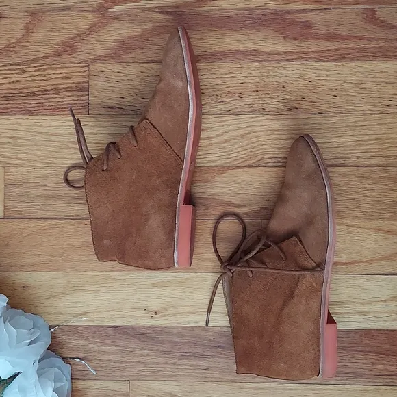 DV by Dolce Vita Brown Suede Loafer Chukka Shooties Size 6