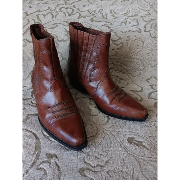 Earth Spirit Pansy Western Ankle Boots