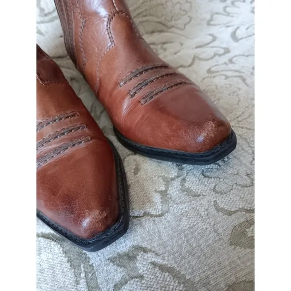 Earth Spirit Pansy Western Ankle Boots