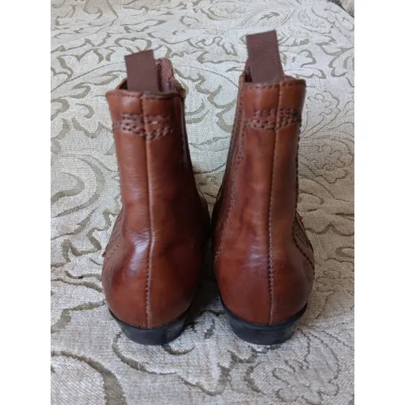 Earth Spirit Pansy Western Ankle Boots