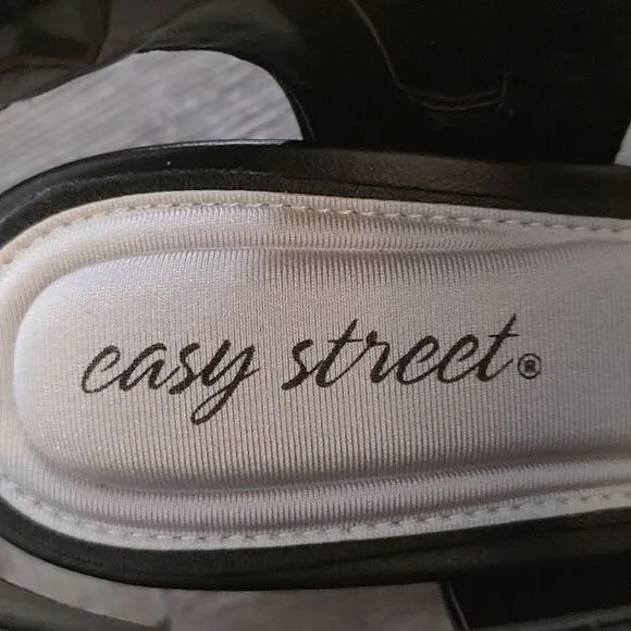Easy Street Venue  black sandals  Sz 10 New