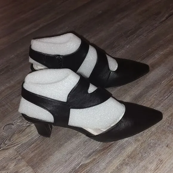 Easy Street Venue  black sandals  Sz 10 New