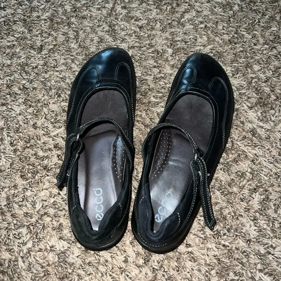 Ecco Black Leather Velcro Strap Shoes Size 7