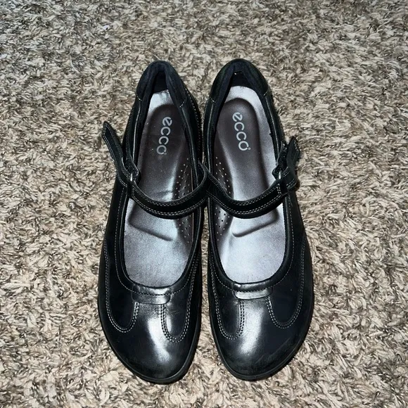 Ecco Black Leather Velcro Strap Shoes Size 7