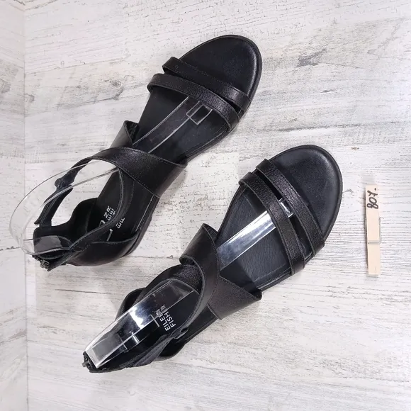 Eileen Fisher Black Leather Strappy Gladiator Flat Sandals Back Zip Comfort Shoe