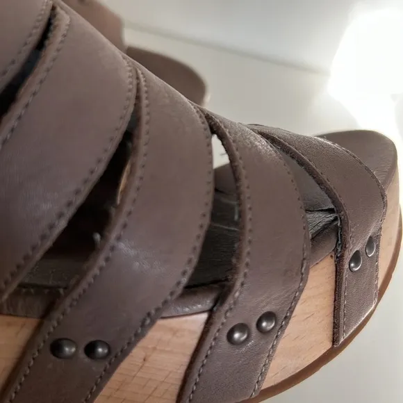 Eileen FISHER LOTUS WEDGES - SIZE 8