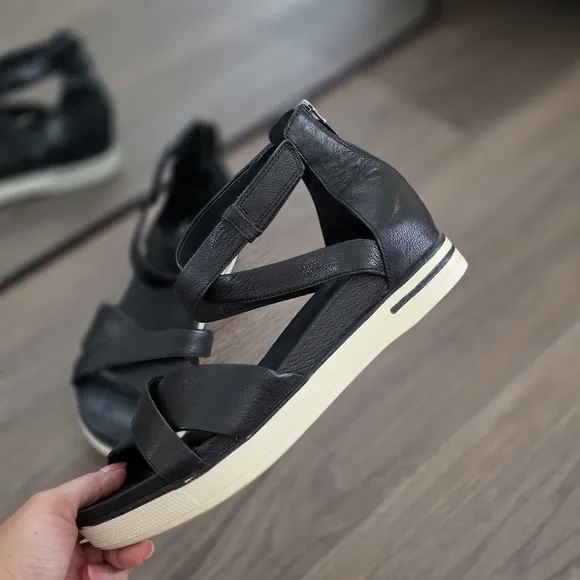 Eileen Fisher Sally Leather Comfort Black Sandals, Size 8