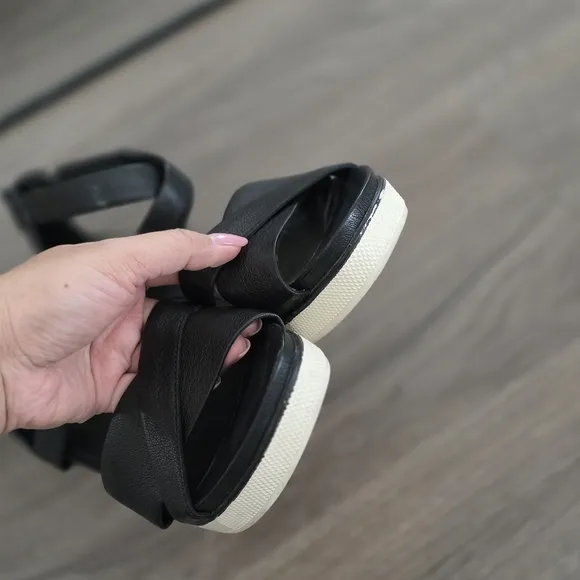 Eileen Fisher Sally Leather Comfort Black Sandals, Size 8