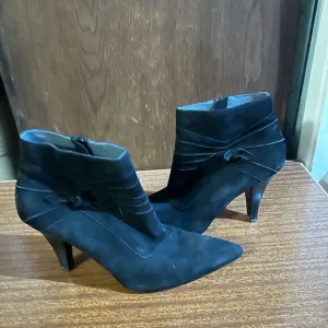 Elegant Black Ankle Boots