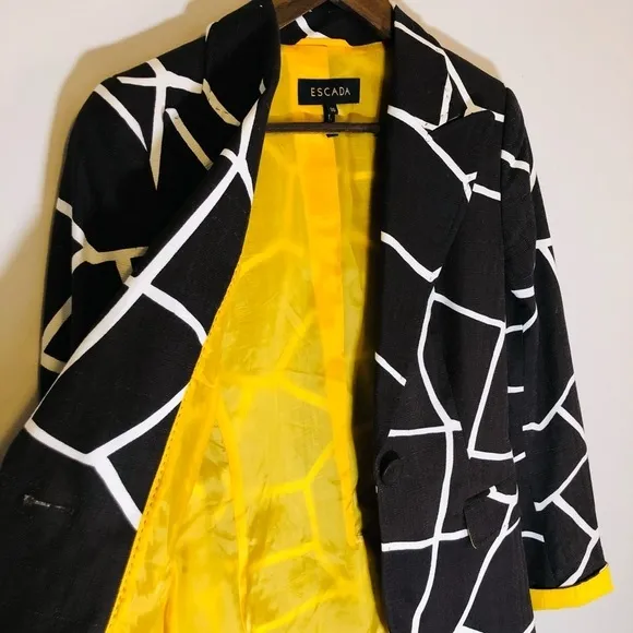 ESCADA Blazer Jacket Rich Brown and White w/Yellow Accents. Size 36 - Small
