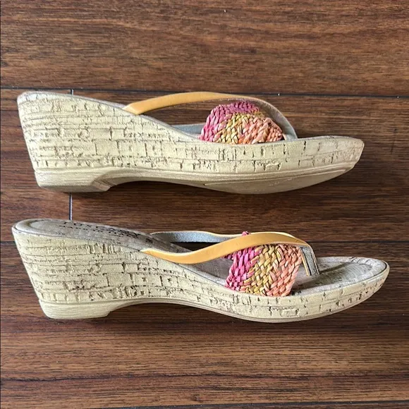 👡👡EUC Tuscany “Easy Street” Pink and Orange Woven Slip-On Sandals👡👡