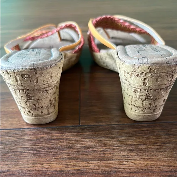 👡👡EUC Tuscany “Easy Street” Pink and Orange Woven Slip-On Sandals👡👡