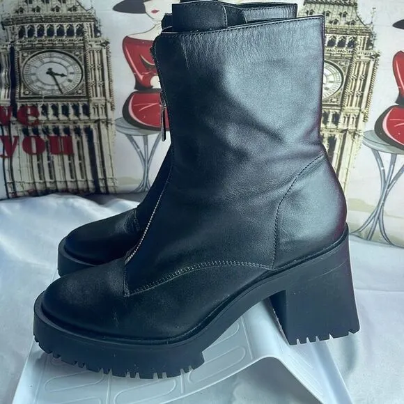 (F) Black leather ankle boots with serrated sole from Zara, size‎ 41/10 USA
