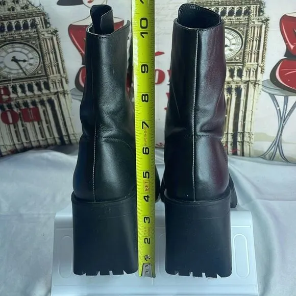 (F) Black leather ankle boots with serrated sole from Zara, size‎ 41/10 USA