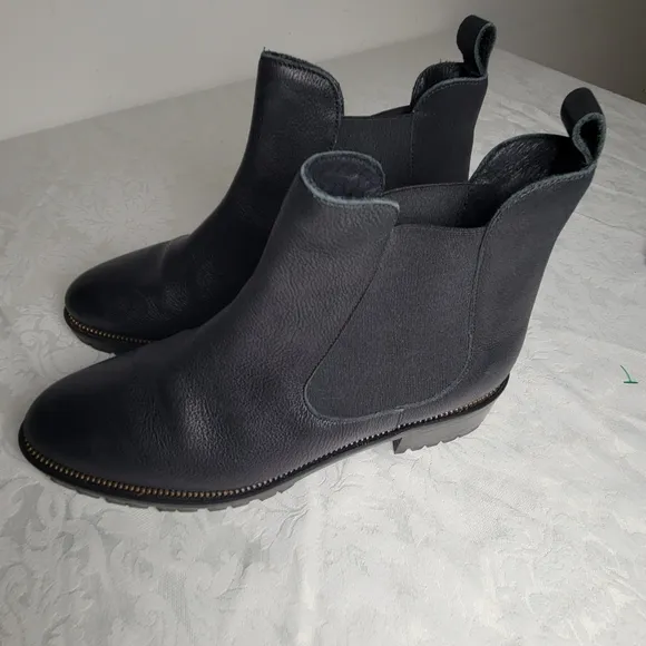 Fabianelli Boots Women's  Black Italian Leather  Chelsea Lug Sole Ankle Size 40