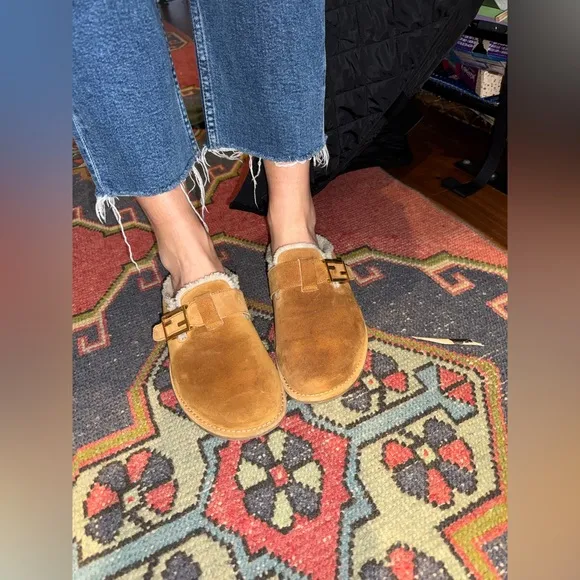 FENDI FEEL / Sabot Shearling &amp; Suede Leather Camel Mules Clogs / 38