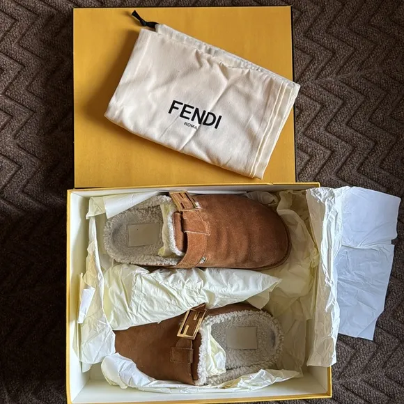 FENDI FEEL / Sabot Shearling &amp; Suede Leather Camel Mules Clogs / 38