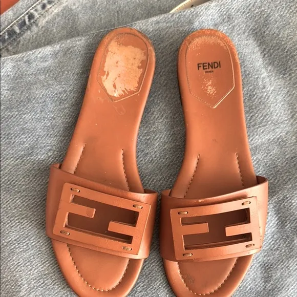 Fendi Women's Logo leather Slide Sandals