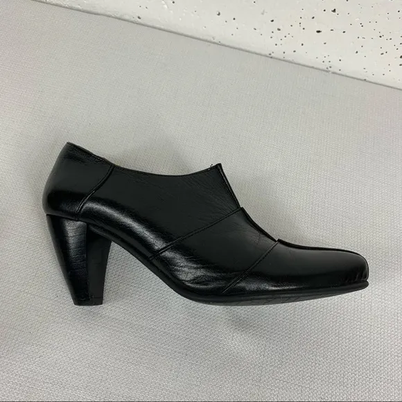 Fidgi size 36 Black Leather Ankle Boots with 2.5” Heel