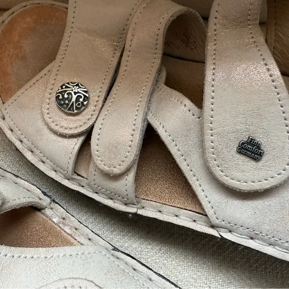 Finn Comfort Cream Leather Sandals w/Adjustable straps Gomera Soft Champagne
