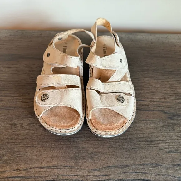 Finn Comfort Cream Leather Sandals w/Adjustable straps Gomera Soft Champagne