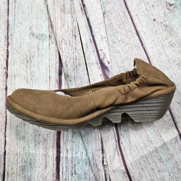 Fly London | Cupido Wedge Flats in Sand NEW W/ BOX