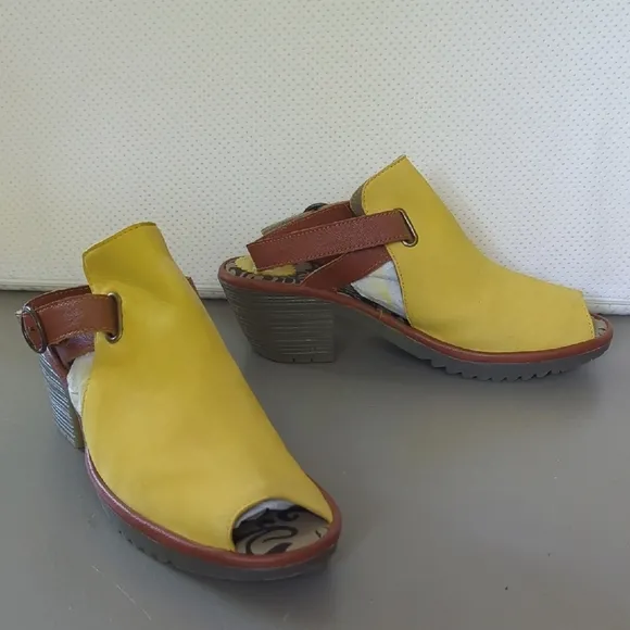 Fly London Sandals Leather size 41 (US 10/10.5)