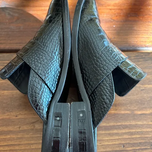 Freda Salvador keen croc embossed mules slip-on Size 7