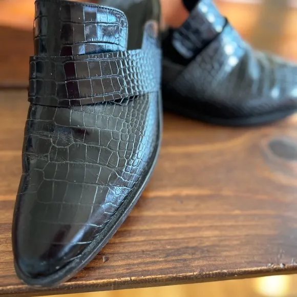 Freda Salvador keen croc embossed mules slip-on Size 7