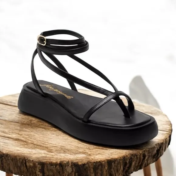*Free People Winnie Wrap Leather Flatform Sandal (B4)
