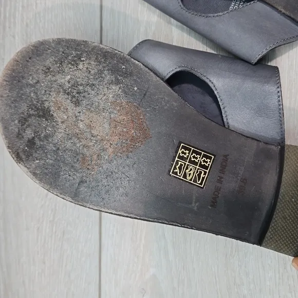 Free People Women Leather Loop Toe flats slide shoes Sandals sz 39.5/9.5