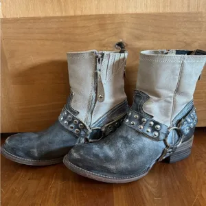 FREEBIRD Ramone: Studded Two-Tone Ankle Boots