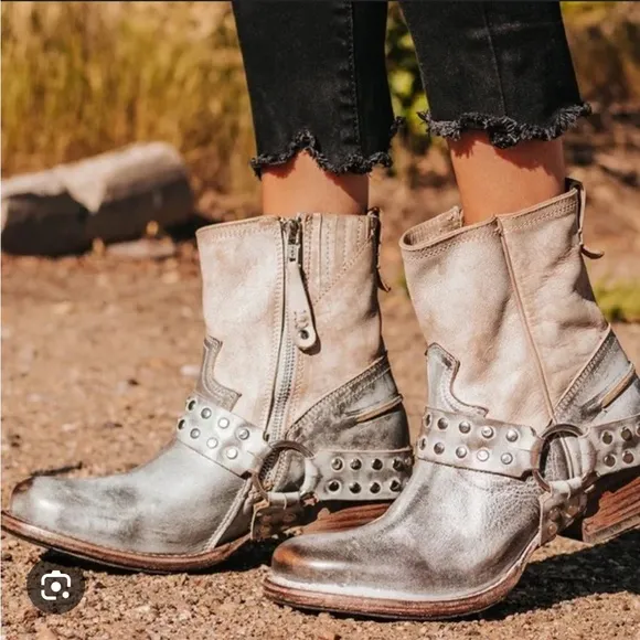 FREEBIRD Ramone: Studded Two-Tone Ankle Boots