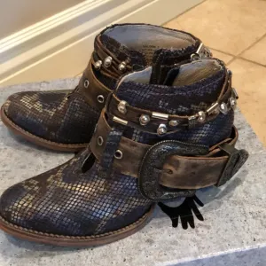 FREEBIRD  SALOON Studded Snakeskin Ankle Boots size 7