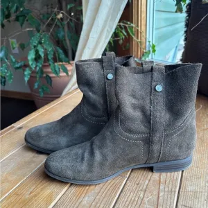 Frye &amp; Co Sarah Shortie Suede Ankle Boots