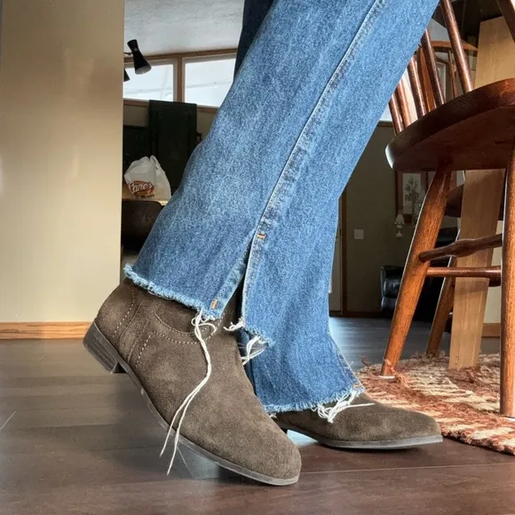Frye &amp; Co Sarah Shortie Suede Ankle Boots
