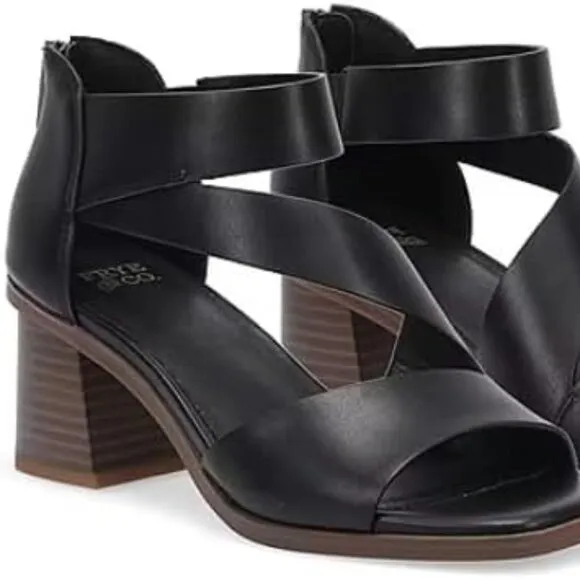 FRYE AND CO. Roxy Heeled Sandals Black Size 7 NEW