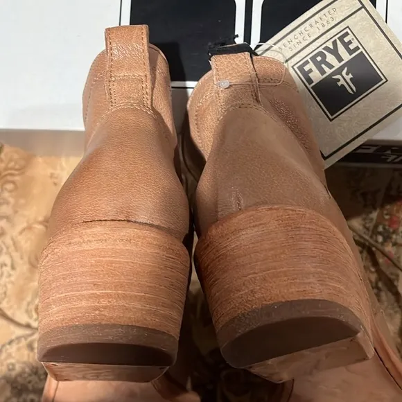 Frye Boots W-s 10 Authentic taupe