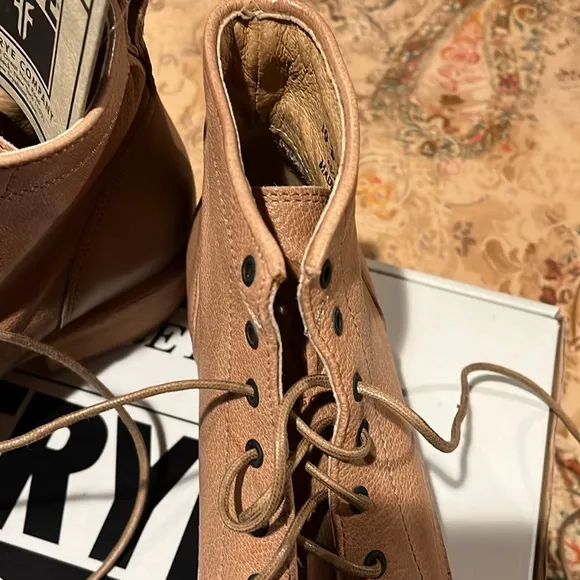 Frye Boots W-s 10 Authentic taupe