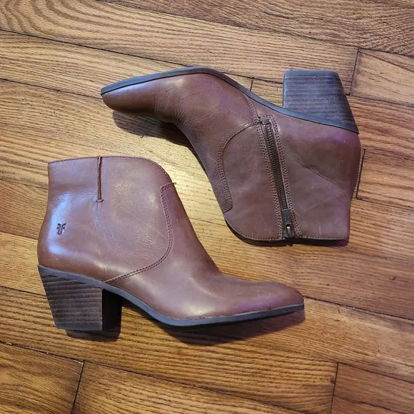 Frye Jennifer Brown Leather Ankle Booties